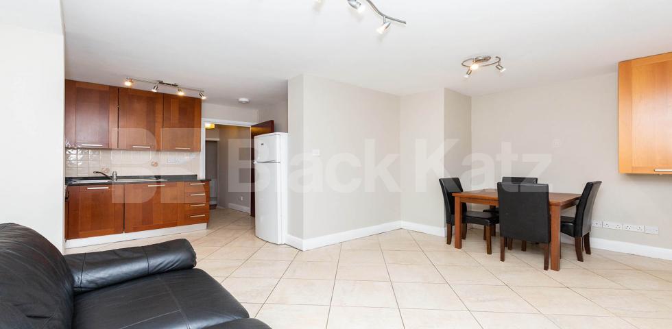 great two bedroom flat set on the first floor of a Victorian conversion Hercules Street, Holloway 